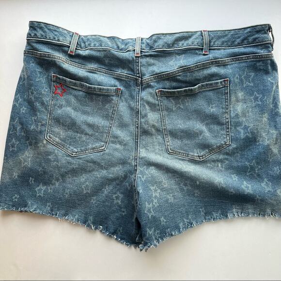 Lane Bryant Star Print Denim Shorts Raw Hem - Picture 3 of 6